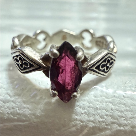 925 Sterling Silver Jewelry - Elegant Sterling Silver 925 Floral Patterned Ring by Avon